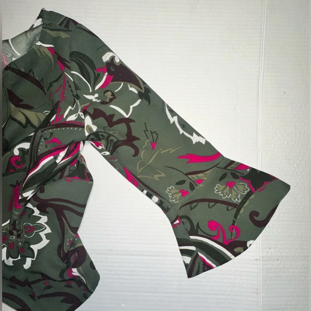 Banana Republic Women’s Top Size XS Multicolored‎ Paisley Print Retro Vibe
